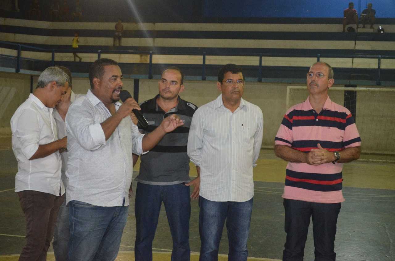 Refletores do Estádio Ribeirão em Camacã, agora realidade.